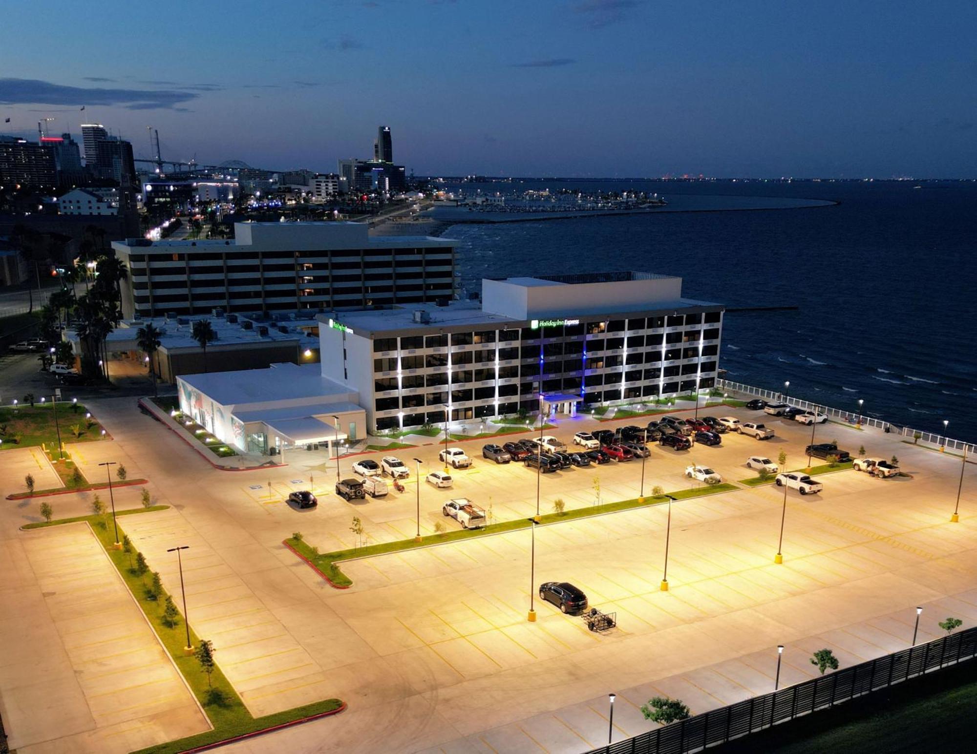 Holiday Inn Express Corpus Christi - Beachfront By Ihg Exterior photo