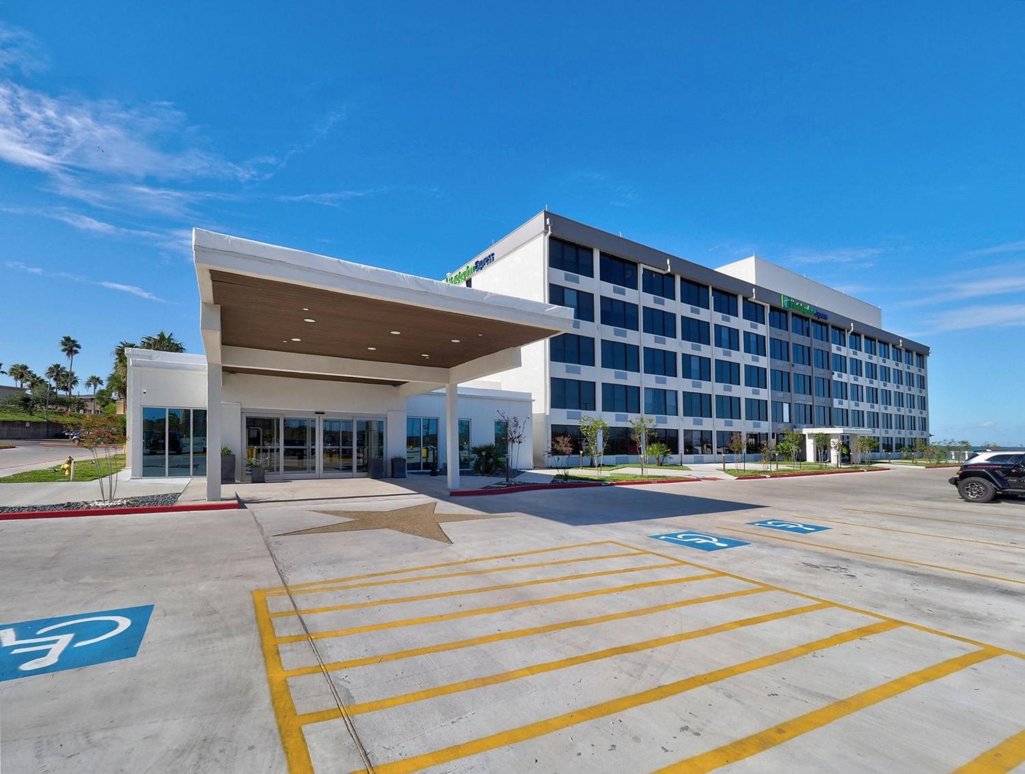 Holiday Inn Express Corpus Christi - Beachfront By Ihg Exterior photo