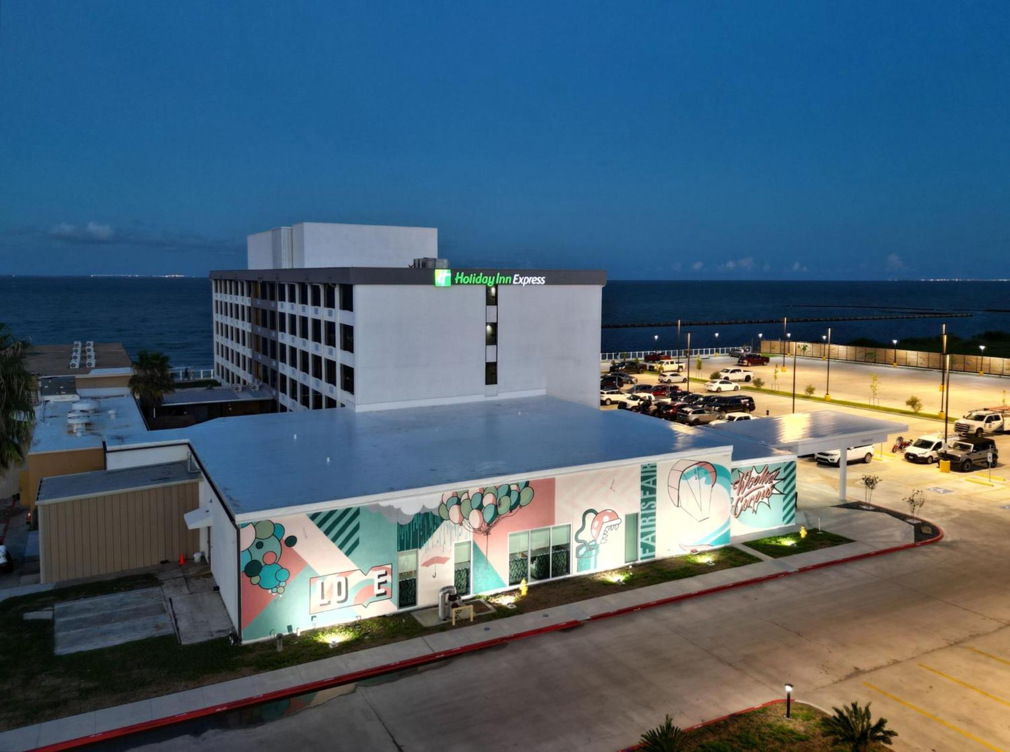Holiday Inn Express Corpus Christi - Beachfront By Ihg Exterior photo