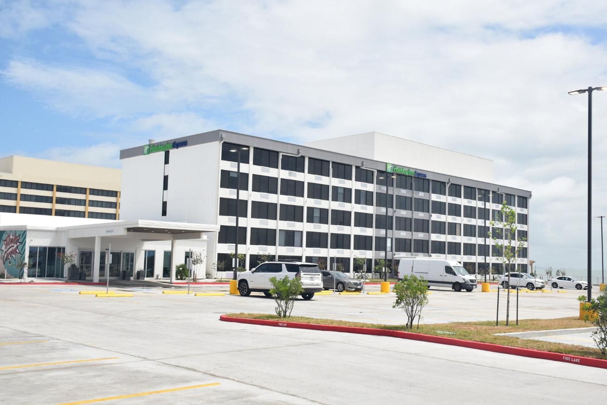 Holiday Inn Express Corpus Christi - Beachfront By Ihg Exterior photo